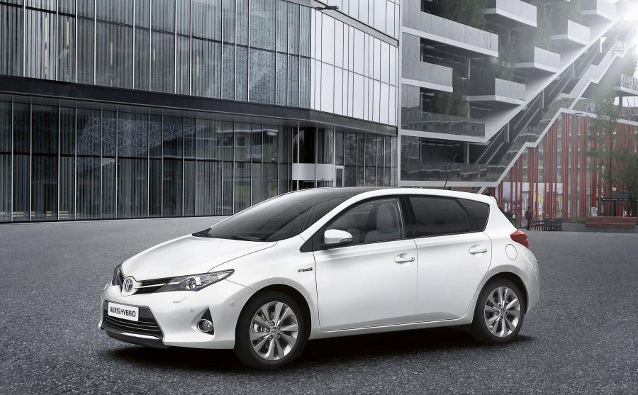  Toyota Auris Hybrid 2012 года  (фото 3 из 12)